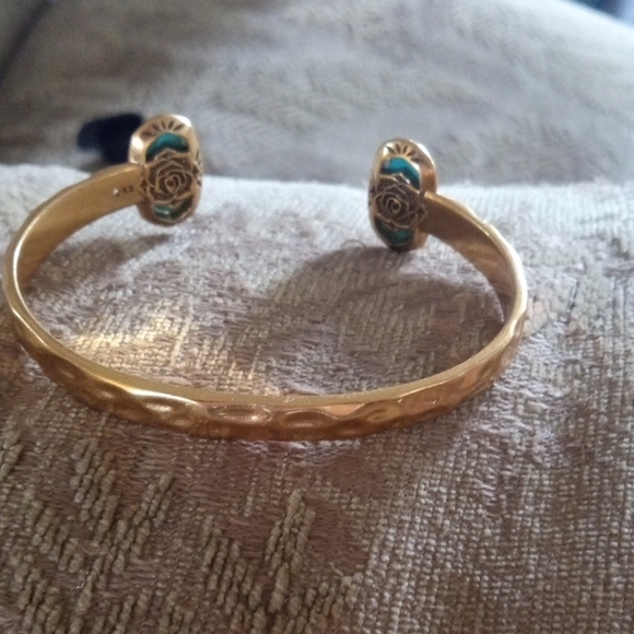 Kendra Scott Gold Bracelet with Turquoise Accents - Picture 3 of 4